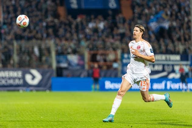 2. Fußball Bundesliga: VfL Bochum - Fortuna Düsseldorf; Vonovia-Ruhrstadion, Bochum; 27.09.2025 Cedric Itten (Fortuna Düsseldorf, 13) 2. Fußball Bundesliga: VfL Bochum - Fortuna Düsseldorf; Vonovia-Ruhrstadion, Bochum; 27.09.2025 DFL regulations prohibit any use of photographs as image sequences and or quasi video.