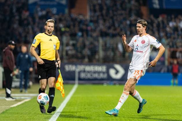 2. Fußball Bundesliga: VfL Bochum - Fortuna Düsseldorf; Vonovia-Ruhrstadion, Bochum; 27.09.2025 Cedric Itten (Fortuna Düsseldorf, 13) 2. Fußball Bundesliga: VfL Bochum - Fortuna Düsseldorf; Vonovia-Ruhrstadion, Bochum; 27.09.2025 DFL regulations prohibit any use of photographs as image sequences and or quasi video.