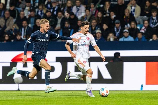2. Fußball Bundesliga: VfL Bochum - Fortuna Düsseldorf; Vonovia-Ruhrstadion, Bochum; 27.09.2025 Florent Muslija (Fortuna Düsseldorf, 24) 2. Fußball Bundesliga: VfL Bochum - Fortuna Düsseldorf; Vonovia-Ruhrstadion, Bochum; 27.09.2025 DFL regulations prohibit any use of photographs as image sequences and or quasi video.