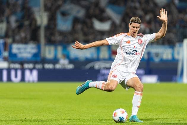 2. Fußball Bundesliga: VfL Bochum - Fortuna Düsseldorf; Vonovia-Ruhrstadion, Bochum; 27.09.2025 Cedric Itten (Fortuna Düsseldorf, 13) 2. Fußball Bundesliga: VfL Bochum - Fortuna Düsseldorf; Vonovia-Ruhrstadion, Bochum; 27.09.2025 DFL regulations prohibit any use of photographs as image sequences and or quasi video.