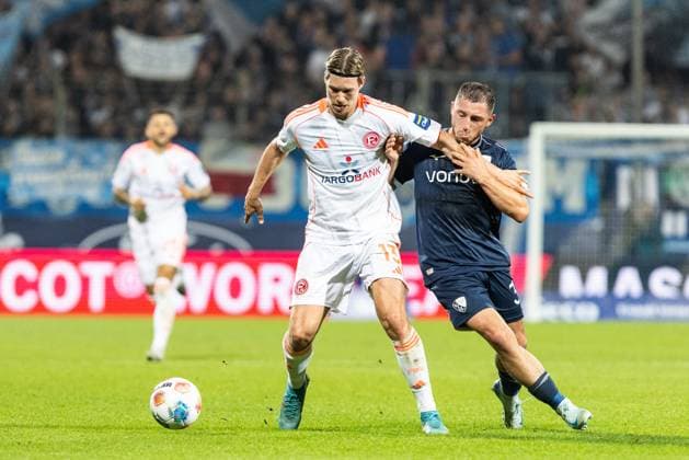 2. Fußball Bundesliga: VfL Bochum - Fortuna Düsseldorf; Vonovia-Ruhrstadion, Bochum; 27.09.2025 Cedric Itten (Fortuna Düsseldorf, 13) 2. Fußball Bundesliga: VfL Bochum - Fortuna Düsseldorf; Vonovia-Ruhrstadion, Bochum; 27.09.2025 DFL regulations prohibit any use of photographs as image sequences and or quasi video.