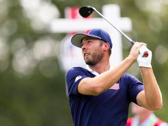 September 27, 2025, Farmingdale, Ny, United States: FARMINGDALE, NY - SEPTEMBER 27: Sam Burns of Team USA tees off on hole 2 during the Ryder Cup - Afternoon Fourball Matches at Bethpage Black Golf Course on September 27, 2025 in Farmingdale, NY. Farmingdale United States - ZUMAt139 20250927_aaa_t139_042 Copyright: xAlxChang IsixPhotosx