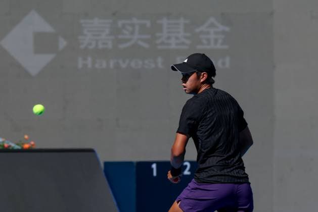 BEIJING, CHINA - SEPTEMBER 28: Learner Tien of the United States returns a shot in the Men s Singles Round of 16 match against Flavio Cobolli of Italy on day 7 of the 2025 China Open at National Tennis Center on September 28, 2025 in Beijing, China.  Copyright: xVCGx 111593669535