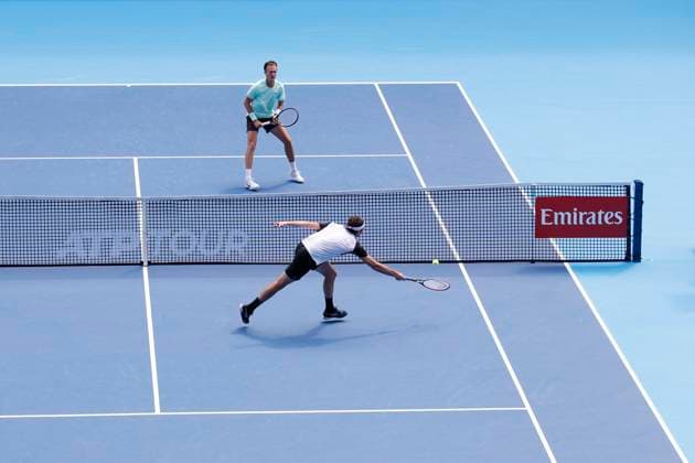 September 28, 2025, Tokyo, Japan: Taylor Fritz of the USA (down) in action against fellow American Sebastian Korda (up) during their quarterfinals match at the Japan Open Tennis Championships at Ariake Colosseum in Tokyo. The tournament runs from September 22 to 30. Fritz won 6-3, 6(5)-7, 6-3. Tokyo Japan - ZUMAm191 20250928_aap_m191_013 Copyright: xRodrigoxReyesxMarinx