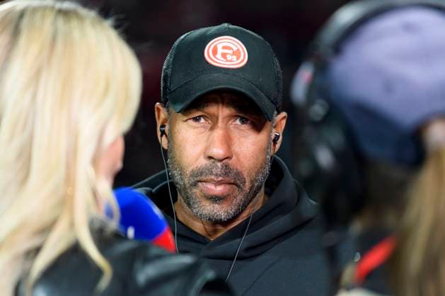 Trainer Daniel Thioune (Fortuna Duesseldorf) schaut waehrend des spiels der 2. Bundesliga zwischen VfL Bochum und Fortuna Duesseldorf, Vonovia Ruhrstadion am 27. September 2025 in Bochum, Deutschland. (Foto von Max Maiwald DeFodi Images) +++ Trainer Daniel Thioune (Fortuna Duesseldorf) looks on during the 2. Bundesliga match between VfL Bochum and Fortuna Duesseldorf at Vonovia Ruhrstadion on September 27, 2025 in Bochum, Germany. (Photo by Max Maiwald DeFodi Images) DFB DFL REGULATIONS PROHIBIT ANY USE OF PHOTOGRAPHS AS IMAGE SEQUENCES AND OR QUASI-VIDEO. (Photo by Max Maiwald DeFodi Images) Trainer Daniel Thioune Fortuna Duesseldorf looks on during the 2 Bundesliga match between VfL Bochum and Fortuna Duesseldorf, Vonovia Ruhrstadion on September 27, 2025 in Bochum, Germany Photo by Max Maiwald DeFodi Images Trainer Daniel Thioune Fortuna Duesseldorf looks on during the 2 Bundesliga match between VfL Bochum and Fortuna Duesseldorf at Vonovia Ruhrstadion on September 27, 2025 in Bochum, Germany Photo by Max Maiwald DeFodi Images DFB DFL REGULATIONS PROHIBIT ANY USE OF PHOTOGRAPHS AS IMAGE SEQUENCES AND OR QUASI VIDEO Photo by Max Maiwald DeFodi Images