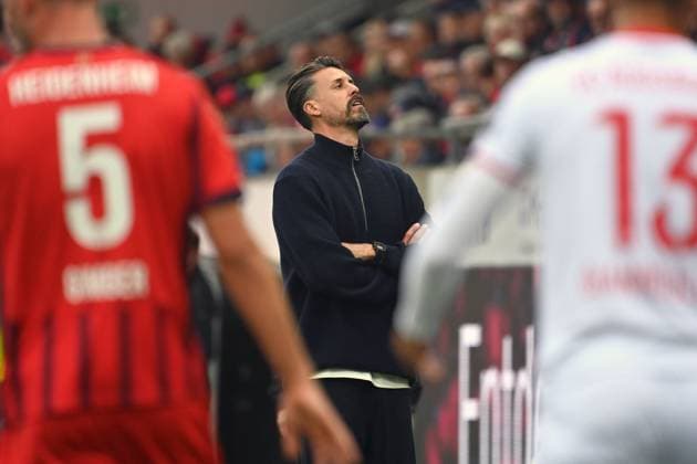 Sandro WAGNER (Trainer FC Augsburg), Enttaeuschung,Frust,enttaeuscht, frustriert,niedergeschlagen, Fussball 1. Bundesliga Saison 2025 2026, 5.Spieltag, Spieltag05 1.FC Heidenheim - FC Augsburg 2-1 am 27.09.2025, VOITH ARENA