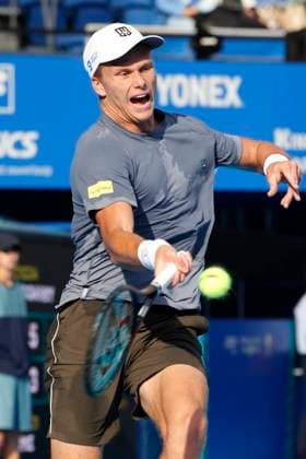 September 28, 2025, Tokyo, Japan: Jenson Brooksby of the USA in action against Denmark s Holger Rune during their quarterfinal match at the Japan Open Tennis Championships at Ariake Colosseum in Tokyo. The tournament runs from September 22 to 30. Brooksby won 6-3, 6-3. Tokyo Japan - ZUMAm191 20250928_aap_m191_045 Copyright: xRodrigoxReyesxMarinx