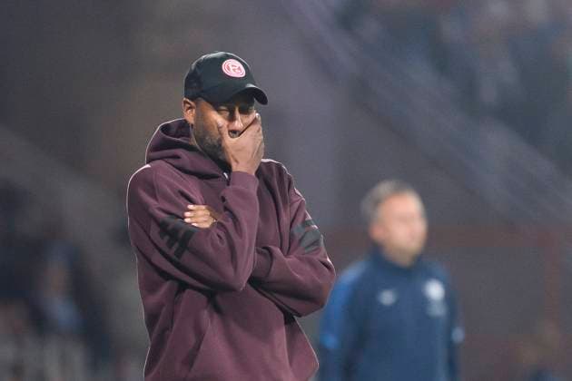 Trainer Daniel Thioune (Fortuna Duesseldorf) enttaeuscht waehrend des spiels der 2. Bundesliga zwischen VfL Bochum und Fortuna Duesseldorf, Vonovia Ruhrstadion am 27. September 2025 in Bochum, Deutschland. (Foto von Max Maiwald DeFodi Images) +++ Trainer Daniel Thioune (Fortuna Duesseldorf) looks dejected during the 2. Bundesliga match between VfL Bochum and Fortuna Duesseldorf at Vonovia Ruhrstadion on September 27, 2025 in Bochum, Germany. (Photo by Max Maiwald DeFodi Images) DFB DFL REGULATIONS PROHIBIT ANY USE OF PHOTOGRAPHS AS IMAGE SEQUENCES AND OR QUASI-VIDEO. (Photo by Max Maiwald DeFodi Images) Coach Daniel Thioune Fortuna Duesseldorf disappointed during the 2 Bundesliga match between VfL Bochum and Fortuna Duesseldorf, Vonovia Ruhrstadion on September 27, 2025 in Bochum, Germany Photo by Max Maiwald DeFodi Images Trainer Daniel Thioune Fortuna Duesseldorf looks dejected during the 2 Bundesliga match between VfL Bochum and Fortuna Duesseldorf at Vonovia Ruhrstadion on September 27, 2025 in Bochum, Germany Photo by Max Maiwald DeFodi Images DFB DFL REGULATIONS PROHIBIT ANY USE OF PHOTOGRAPHS AS IMAGE SEQUENCES AND OR QUASI VIDEO Photo by Max Maiwald DeFodi Images