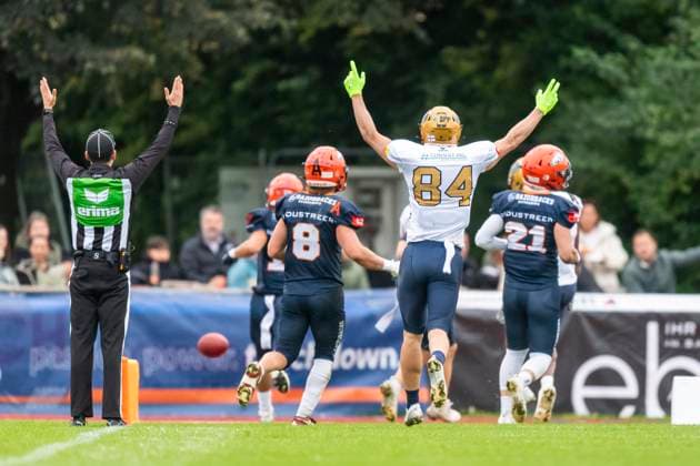 Touchdown Jubel von Janne Saerkelae (84, WR, Dresden Monarchs) GER, ifm Ravensburg Razorbacks vs Dresden Monarchs, American Football, GFL, Saison 2025, Playoffs, Halbfinale, 27.09.2025, GER, ifm Ravensburg Razorbacks vs Dresden Monarchs, American Football, GFL, Saison 2025, Playoffs, Halbfinale, 27.09.2025 Weingarten Copyright: xEibner-Pressefoto FlorianxWolfx EP_FWF