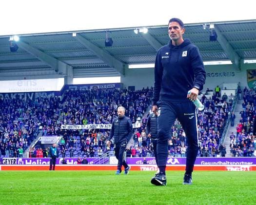 Trainer Patrick Glöckner (München) Fußball 3.Liga 2025 26 FC Erzgebirge Aue - TSV 1860 München 2:0 am 27.9.2025 Erzgebirge Aue - 1860 München