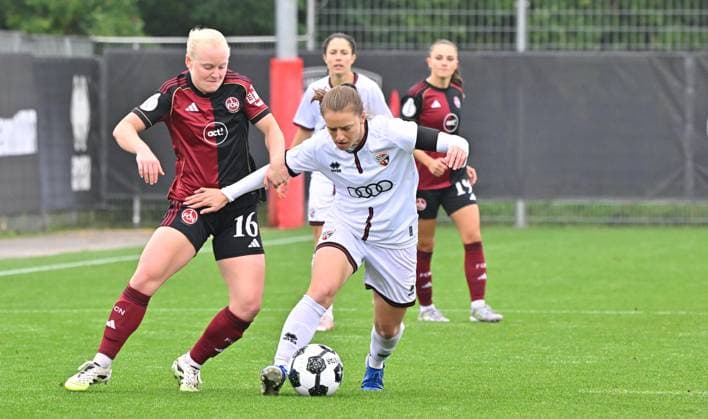 28.09.2025 - Fussball - Saison 2025 2026 - 1. DFB-Pokal - 1. Runde: FC Ingolstadt 04 FCI - 1. FC Nürnberg FCN ( Club Clubfrauen ) - Sportfoto Zink MeZi - xmexzix - Aleigh Gambone (16, 1. FC Nürnberg FCN ) Stefanie Reischmann (24, FC Ingolstadt 04 FCI, rechts )