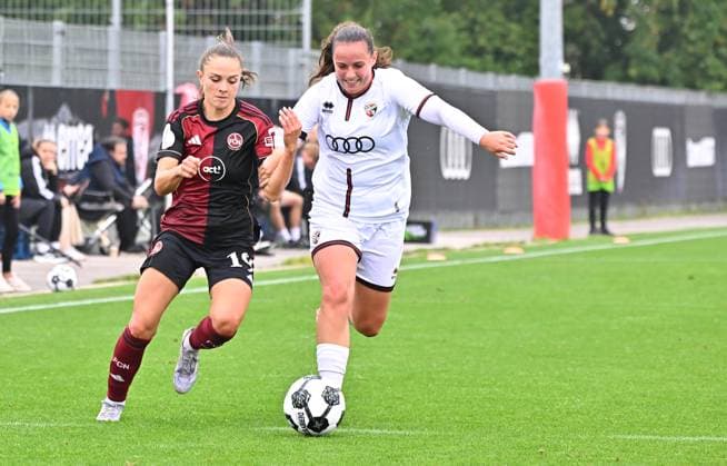 28.09.2025 - Fussball - Saison 2025 2026 - 1. DFB-Pokal - 1. Runde: FC Ingolstadt 04 FCI - 1. FC Nürnberg FCN ( Club Clubfrauen ) - Sportfoto Zink MeZi - xmexzix - Sanja Homann (19, 1. FC Nürnberg FCN ) Mara Winter (2, FC Ingolstadt 04 FCI, rechts )