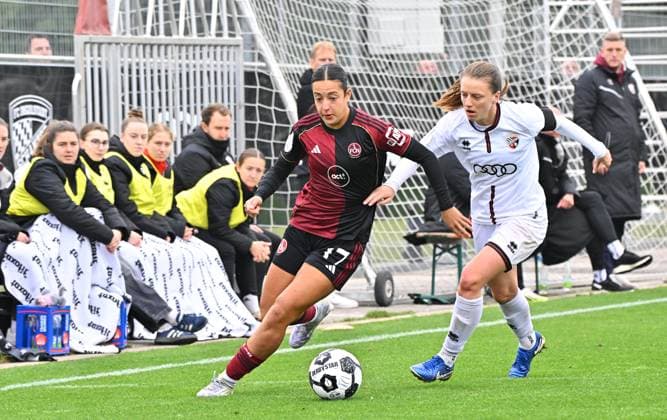 28.09.2025 - Fussball - Saison 2025 2026 - 1. DFB-Pokal - 1. Runde: FC Ingolstadt 04 FCI - 1. FC Nürnberg FCN ( Club Clubfrauen ) - Sportfoto Zink MeZi - xmexzix - Selma Licina (17, 1. FC Nürnberg FCN ) Stefanie Reischmann (24, FC Ingolstadt 04 FCI, rechts )