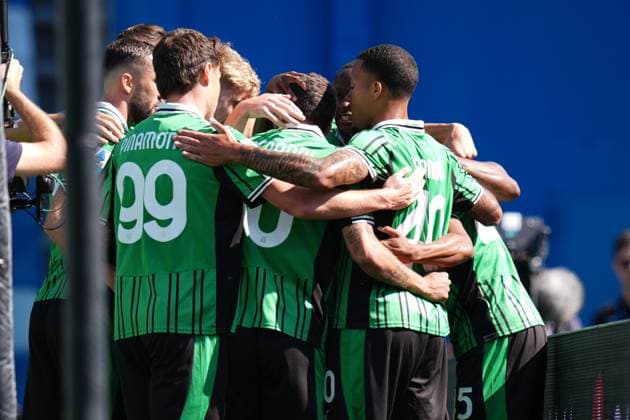 SassuoloÕs Armand Lauriente celebrates after scoring the 1-0 goal for his team during the Serie A soccer match between Sassuolo and Udinese at the Mapei Stadium Cittˆ del Tricolore in Reggio Emilia, north Italy - Sunday, September 28, 2025 - - Soccer -  Copyright: xMassimoxPaolone LaPressex