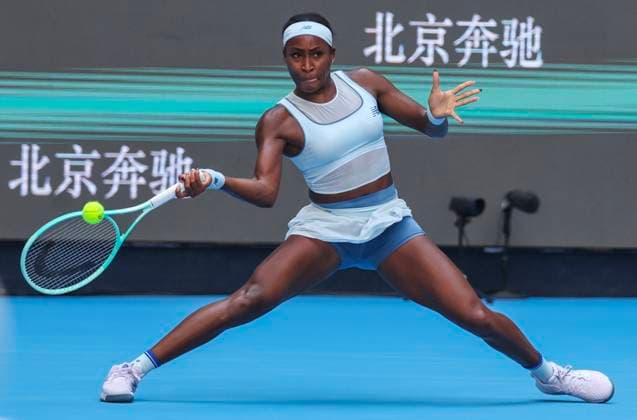 (250928) -- BEIJING, Sept. 28, 2025 -- Coco Gauff hits a return during the women s singles third round match between Leylah Fernandez of Canada and Coco Gauff of the United States at 2025 China Open tennis tournament in Beijing, China, Sept. 28, 2025. (Photo by Xinhua) (SP)CHINA-BEIJING-TENNIS-CHINA OPEN-WOMEN S SINGLES-THIRD ROUND (CN) MaxZihan 