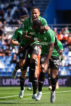 Sassuolo™s Ismael Kone celebrates after scoring the 2-0 goal for his team during the Serie A soccer match between Sassuolo and Udinese at the Mapei Stadium CittÃ del Tricolore in Reggio Emilia, north Italy - Sunday, September 28, 2025 - - Soccer -  Copyright: xMassimoxPaolone LaPressex