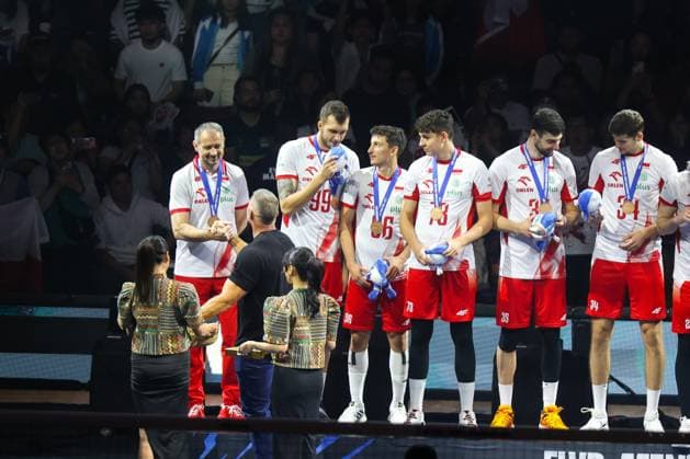 2025.09.28 Pasay City Manila siatkowka mezczyn Mistrzostwa Swiata FIVB 2025 Czechy - Polska N z FIVB Men s World Championship, WM, Weltmeisterschaft 2025 Czechia - Poland third place match bronze medalist mecz o trzecie miejsce medale brazowwe Wilredo Leon Bartosz Kurek radosc zwyciestwo winner win kibice Nicola Grbic doping Kamil Semeniuk Marcin Komenda Jakub Kochanowski Norbert Huber Bartosz Kurek Wilfredo Leon Jakub Popiwczak Foto Szymon Gorski PressFocus 2025.09.28 Pasay City Manila volleyball men FIVB Men s World Championship 2025 Czechy - Polska FIVB Men s World Championship 2025 Czechia - Poland third place match bronze medalist mecz o trzecie miejsce medale brazowwe Wilredo Leon Bartosz Kurek radosc zwyciestwo winner win kibice Nicola Grbic doping Kamil Semeniuk Marcin Komenda Jakub Kochanowski Norbert Huber Bartosz Kurek Wilfredo Leon Jakub Popiwczak Credit: Szymon Gorski PressFocus NEWSPIX.PL --- newspix.pl 