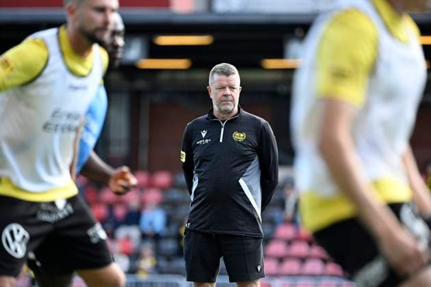 STOCKHOLM 20250928 Mjällby coach Anders Torstensson during Sunday s Allsvenskan football match between IF Brommapojkarna and Mjällby AIF at Grimsta IP. STOCKHOLM Sweden x10070x Copyright: xJessicaxGow TTx ALLSWEDEN BROMMAPOJKARNA-MJÄLLBY