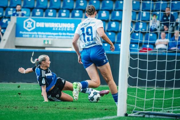 DFB-Pokal Frauen: 1. FC Magdeburg vs. Hamburger SV, 28.09.25 Mia Büchele (Hamburger SV, 17) vergibt eine Großchnace; DFB-Pokal Frauen 2025 2026, 1. Runde: 1. FC Madgeburg vs. Hamburger SV am 28.09.2025 in der Avnet Arena, Magdeburg DFB DFL REGULATIONS PROHIBIT ANY USE OF PHOTOGRAPHS AS IMAGE SEQUENCES AND OR QUASI-VIDEO. Copyright: xBEAUTIFULxSPORTS Tonhäuserx