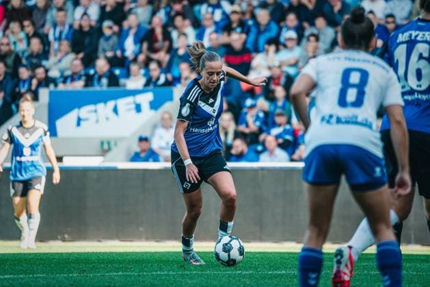 DFB-Pokal Frauen: 1. FC Magdeburg vs. Hamburger SV, 28.09.25 Victoria Schulz (Hamburger SV, 19) schießt das 1:0; DFB-Pokal Frauen 2025 2026, 1. Runde: 1. FC Madgeburg vs. Hamburger SV am 28.09.2025 in der Avnet Arena, Magdeburg DFB DFL REGULATIONS PROHIBIT ANY USE OF PHOTOGRAPHS AS IMAGE SEQUENCES AND OR QUASI-VIDEO. Copyright: xBEAUTIFULxSPORTS Tonhäuserx