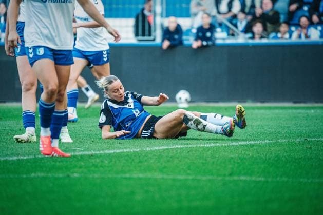 DFB-Pokal Frauen: 1. FC Magdeburg vs. Hamburger SV, 28.09.25 Sophie Hillebrand (Hamburger SV, 22) ärgert sich nach vergebener Chance: Hamburger SV; DFB-Pokal Frauen 2025 2026, 1. Runde: 1. FC Madgeburg vs. Hamburger SV am 28.09.2025 in der Avnet Arena, Magdeburg DFB DFL REGULATIONS PROHIBIT ANY USE OF PHOTOGRAPHS AS IMAGE SEQUENCES AND OR QUASI-VIDEO. Copyright: xBEAUTIFULxSPORTS Tonhäuserx