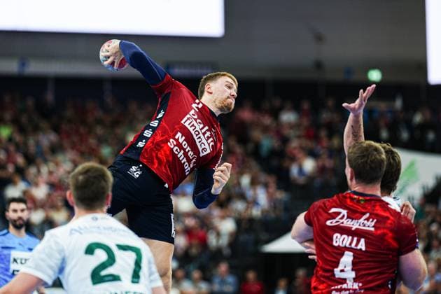 Wurf Tor Simon Pytlick (SG Flensburg-Handewitt, 02) GER, SG Flensburg-Handewitt vs. Frisch Auf Goeppingen, Handball, Bundesliga, Spieltag 6, Saison 2026 2026, 28.09.2025 GER, SG Flensburg-Handewitt vs. Frisch Auf Goeppingen, Handball, Bundesliga, Spieltag 6, Saison 2026 2026, 28.09.2025 Flensburg Copyright: xEibner-Pressefoto MarcelxvonxFehrnx EP_MFN