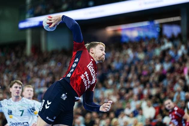 Wurf Tor Simon Pytlick (SG Flensburg-Handewitt, 02) GER, SG Flensburg-Handewitt vs. Frisch Auf Goeppingen, Handball, Bundesliga, Spieltag 6, Saison 2026 2026, 28.09.2025 GER, SG Flensburg-Handewitt vs. Frisch Auf Goeppingen, Handball, Bundesliga, Spieltag 6, Saison 2026 2026, 28.09.2025 Flensburg Copyright: xEibner-Pressefoto MarcelxvonxFehrnx EP_MFN