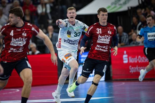 DAIKIN HBL: SG Flensburg-Handewitt vs FRISCH AUF! Göppingen; 28.09.25 Ymir Örn Gislason (Nr.33, Frisch auf Göppingen) DAIKIN HBL: SG Flensburg-Handewitt vs FRISCH AUF! Göppingen, GP JOULE Arena am 28.09.25 Copyright: xBEAUTIFULxSPORTS MarioxM.xKobergx