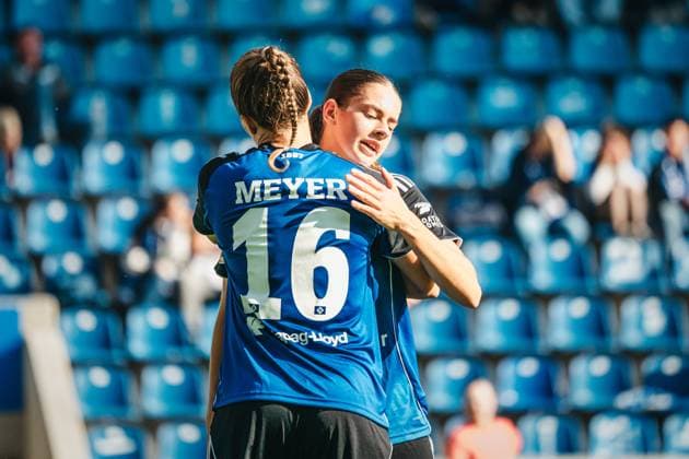 DFB-Pokal Frauen: 1. FC Magdeburg vs. Hamburger SV, 28.09.25 JUBEL: Christin Meyer (Hamburger SV, 16) 2:0; DFB-Pokal Frauen 2025 2026, 1. Runde: 1. FC Madgeburg vs. Hamburger SV am 28.09.2025 in der Avnet Arena, Magdeburg DFB DFL REGULATIONS PROHIBIT ANY USE OF PHOTOGRAPHS AS IMAGE SEQUENCES AND OR QUASI-VIDEO. Copyright: xBEAUTIFULxSPORTS Tonhäuserx