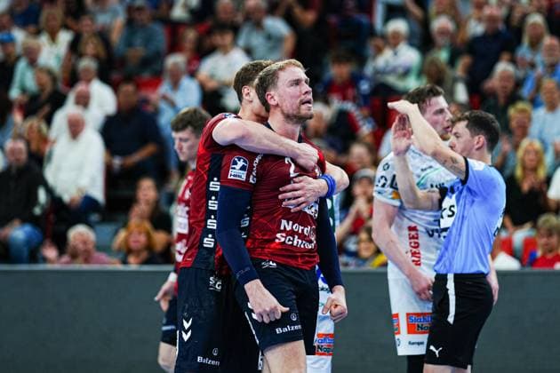 Jubel Emil Manfeldt Jakobsen (SG Flensburg-Handewitt, 31) und Simon Pytlick (SG Flensburg-Handewitt, 02) GER, SG Flensburg-Handewitt vs. Frisch Auf Goeppingen, Handball, Bundesliga, Spieltag 6, Saison 2026 2026, 28.09.2025 GER, SG Flensburg-Handewitt vs. Frisch Auf Goeppingen, Handball, Bundesliga, Spieltag 6, Saison 2026 2026, 28.09.2025 Flensburg Copyright: xEibner-Pressefoto MarcelxvonxFehrnx EP_MFN