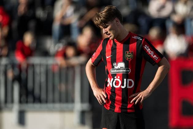 250928 Brommapojkarnas Alex Timossi Andersson deppar under fotbollsmatchen i Allsvenskan mellan Brommapojkarna och Mjällby den 28 september 2025 i Stockholm. Copyright: EMMAxWALLSKOG BB250928EW052