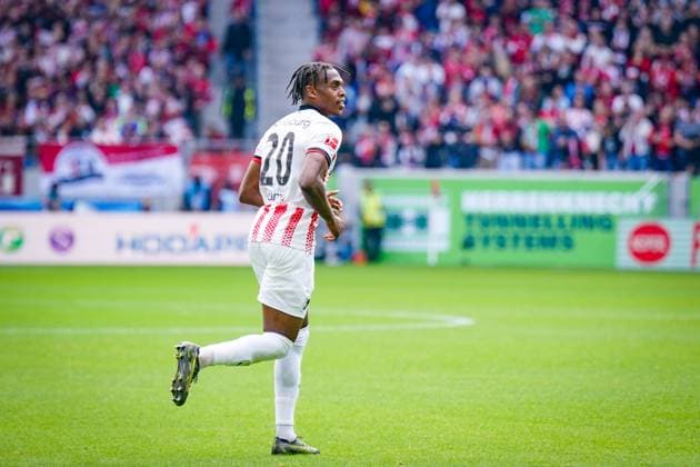 Deutschland: Fussball Bundesliga 2025 26, 5. Spieltag - SC Freiburg vs TSG Hoffenheim - Europa-Park-Stadion (Freiburg): Tor und Torjubel zum 1:0 durch Junior Adamu (SC Freiburg, 20) nach VAR Check kein Abseits. Freude, Emotionen, Jubel Copyright: xJOERANxSTEINSIEKx