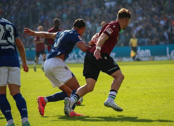 Deutschland: Fussball 2.Bundesliga 2025 26, 7. Spieltag - Hannover 96 vs Arminia Bielefeld - Heinz von Heiden Arena Stadion (Hannover): Joel Felix (Arminia Bielefeld, 3) Hannover