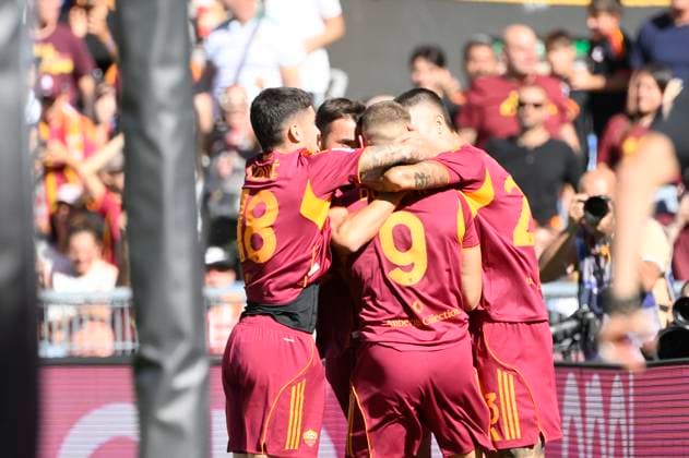 Roma™s Artem Dovbyk celebrates after scoring the goal 1-0 during the Serie A Enilive soccer match between AS Roma and Hellas Verona at the Rome s Olympic stadium, Italy - Sunday, September 28, 2025. - Soccer.  Copyright: xFabrizioxCorradetti LaPressex