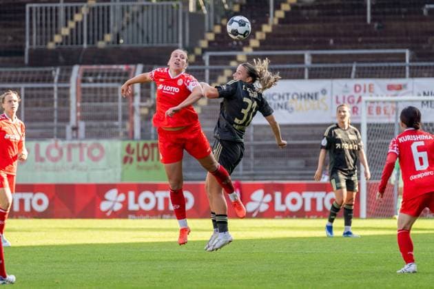 Spielszene, Zweikampf, Kopfball, Kopfballduell, v.l. Johanna Berg (1. FSV Mainz 05, 09), Tanja Pawollek (1. FC Union Berlin, 31), GER, 1. FSV Mainz 05 vs. 1. FC Union Berlin, Fussball, DFB-Pokal der Frauen, 1. Runde, Saison 2025 2026, 28.09.2025, DFB REGULATIONS PROHIBIT ANY USE OF PHOTOGRAPHS AS IMAGE SEQUENCES AND OR QUASI-VIDEO, GER, 1. FSV Mainz 05 vs. 1. FC Union Berlin, Fussball, DFB-Pokal der Frauen, 1. Runde, Saison 2025 2026, 28.09.2025 Mainz Copyright: xEibner-Pressefoto Jan-NiclasxGrox EP_JGG