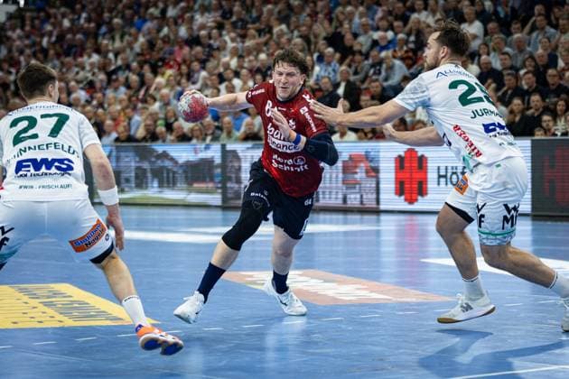 DAIKIN HBL: SG Flensburg-Handewitt vs FRISCH AUF! Göppingen; 28.09.25 Lasse Kjaer Møller (Nr.64, SG Flensburg-Handewitt) im Angriff DAIKIN HBL: SG Flensburg-Handewitt vs FRISCH AUF! Göppingen, GP JOULE Arena am 28.09.25 Copyright: xBEAUTIFULxSPORTS MarioxM.xKobergx