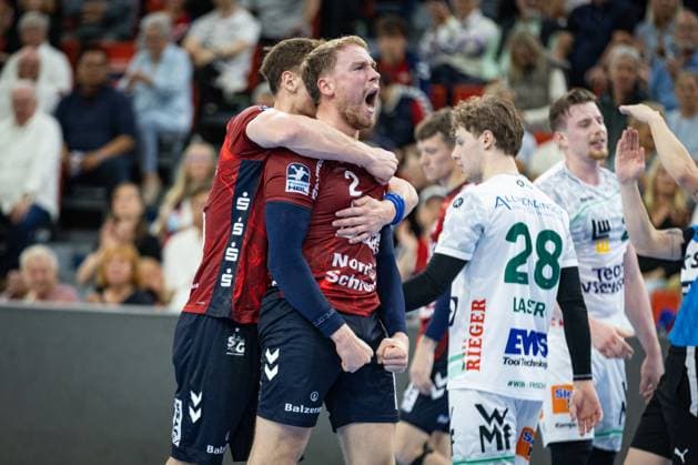 DAIKIN HBL: SG Flensburg-Handewitt vs FRISCH AUF! Göppingen; 28.09.25 Jubel Torjubel bei Simon Pytlick (Nr.02, SG Flensburg-Handewitt) DAIKIN HBL: SG Flensburg-Handewitt vs FRISCH AUF! Göppingen, GP JOULE Arena am 28.09.25 Copyright: xBEAUTIFULxSPORTS MarioxM.xKobergx