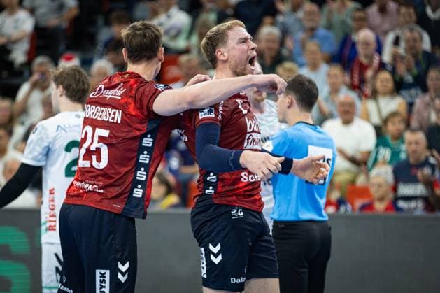 DAIKIN HBL: SG Flensburg-Handewitt vs FRISCH AUF! Göppingen; 28.09.25 Lukas Jørgensen (Nr.25, SG Flensburg-Handewitt) und Simon Pytlick (Nr.02, SG Flensburg-Handewitt) DAIKIN HBL: SG Flensburg-Handewitt vs FRISCH AUF! Göppingen, GP JOULE Arena am 28.09.25 Copyright: xBEAUTIFULxSPORTS MarioxM.xKobergx