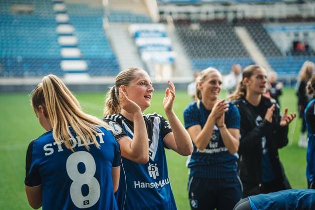 DFB-Pokal Frauen: 1. FC Magdeburg vs. Hamburger SV, 28.09.25 Der Hamburger SV jubelt zum Weiterkommen in die 2. Runde (0:3); DFB-Pokal Frauen 2025 2026, 1. Runde: 1. FC Madgeburg vs. Hamburger SV am 28.09.2025 in der Avnet Arena, Magdeburg DFB DFL REGULATIONS PROHIBIT ANY USE OF PHOTOGRAPHS AS IMAGE SEQUENCES AND OR QUASI-VIDEO. Copyright: xBEAUTIFULxSPORTS Tonhäuserx