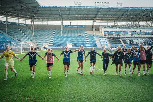 DFB-Pokal Frauen: 1. FC Magdeburg vs. Hamburger SV, 28.09.25 Der Hamburger SV jubelt zum Weiterkommen in die 2. Runde (0:3); DFB-Pokal Frauen 2025 2026, 1. Runde: 1. FC Madgeburg vs. Hamburger SV am 28.09.2025 in der Avnet Arena, Magdeburg DFB DFL REGULATIONS PROHIBIT ANY USE OF PHOTOGRAPHS AS IMAGE SEQUENCES AND OR QUASI-VIDEO. Copyright: xBEAUTIFULxSPORTS Tonhäuserx