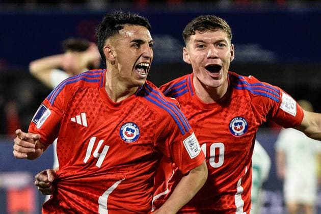 (250928) -- SANTIAGO, Sept. 28, 2025 -- Lautaro Millan (L) of Chile celebrates his goal with teammate Agustin Arce during a Group A match between Chile and New Zealand at the FIFA U-20 World Cup Chile 2025 in Santiago, Chile, Sept. 28, 2025. (Photo by Xinhua) (SP)CHILE-SANTIAGO-FOOTBALL-FIFA U20 WORLD CUP-CHILE VS NEW ZEALAND JorgexVillegas 