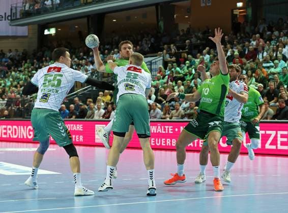 28.09.2025, xovx, Handball Daikin Handball Bundesliga, HSG Wetzlar - GWD Minden v.l. Azat Valiullin (GWD Minden), Dominik Mappes (HSG Wetzlar), Karolis Antanavicius (GWD Minden), Josip Simic (HSG Wetzlar), Malte Donker (GWD Minden) Wetzlar Buderus-Arena Hessen Deutschland (DE)