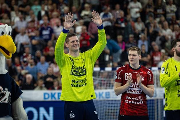 DAIKIN HBL: SG Flensburg-Handewitt vs FRISCH AUF! Göppingen; 28.09.25 Jubel nach Sieg Kevin Møller (Nr.20, SG Flensburg-Handewitt) DAIKIN HBL: SG Flensburg-Handewitt vs FRISCH AUF! Göppingen, GP JOULE Arena am 28.09.25 Copyright: xBEAUTIFULxSPORTS MarioxM.xKobergx