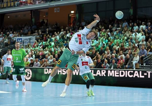 28.09.2025, xovx, Handball Daikin Handball Bundesliga, HSG Wetzlar - GWD Minden v.l. Tom Bergner (GWD Minden) Wetzlar Buderus-Arena Hessen Deutschland (DE)