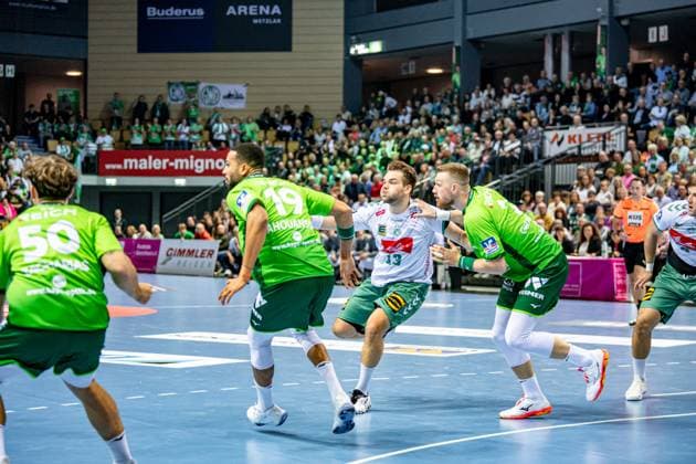 Handball Bundesliga; HSG Wetzlar - GWD Minden, 28.09.25 Ian Weber (GWD Minden, 13), Philipp Ahouansou (HSG Wetzlar, 19), Lion Zacharias (HSG Wetzlar, 50), Nikola Grahovac (HSG Wetzlar, 2) Handball Bundesliga; HSG Wetzlar - GWD Minden: Wetzlar, 28.09.25 Copyright: xBEAUTIFULxSPORTS Roeczeyx