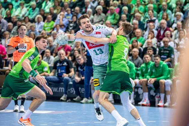 Handball Bundesliga; HSG Wetzlar - GWD Minden, 28.09.25 Ian Weber (GWD Minden, 13), Josip Simic (HSG Wetzlar, 10), Niklas Theiß (HSG Wetzlar, 9) Handball Bundesliga; HSG Wetzlar - GWD Minden: Wetzlar, 28.09.25 Copyright: xBEAUTIFULxSPORTS Roeczeyx