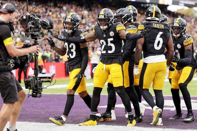 NFL, American Football Herren, USA Week 4, Croke Park, Dublin 28 9 2025 Pittsburgh Steelers vs Minnesota Vikings Pittsburgh Steelers DeShon Elliott celebrates making an interception DeShon Elliott celebrates making an interception 28 9 2025  Copyright: x INPHO LaszloxGeczox LG_011424
