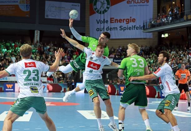 28.09.2025, xovx, Handball Daikin Handball Bundesliga, HSG Wetzlar - GWD Minden v.l. Niclas Benedict Heitkamp (GWD Minden), Filip Vistorop (HSG Wetzlar), Karolis Antanavicius (GWD Minden), Georg Löwen (HSG Wetzlar), Malte Donker (GWD Minden) Wetzlar Buderus-Arena Hessen Deutschland (DE)