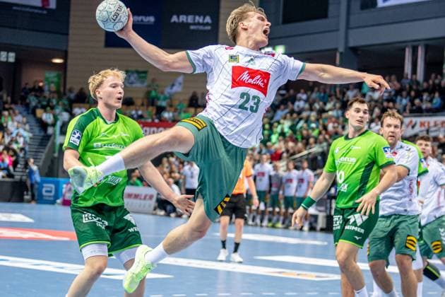 Handball Bundesliga; HSG Wetzlar - GWD Minden, 28.09.25 Niclas Benedict Heitkamp (GWD Minden, 23), Georg Löwen ((HSG Wetzlar, 33), Josip Simic (HSG Wetzlar, 10) Handball Bundesliga; HSG Wetzlar - GWD Minden: Wetzlar, 28.09.25 Copyright: xBEAUTIFULxSPORTS Roeczeyx