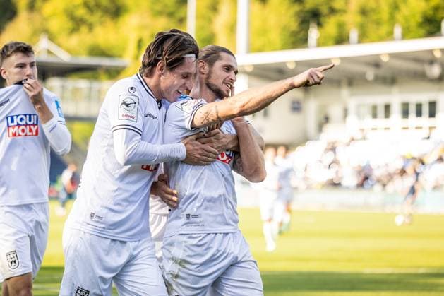 Fussball, Saison 2025 2026, 3. Liga, Dietmar-Hopp-Stadion Sinsheim, 8. Spieltag, TSG Hoffenheim II - SSV Ulm 1846 Fußball, 28.09.2025 28.09.2025, Fussball, Saison 2025 2026, 3. Liga, Dietmar-Hopp-Stadion Sinsheim, 8. Spieltag, TSG Hoffenheim II - SSV Ulm 1846 Fußball, Torjubel Jubel Freude nach Treffer Tor Torschuss zum 1:1 durch 11 Dennis Chessa (SSV Ulm 1846 Fußball) Foto: Lucca Fundel Sinsheim Dietmar-Hopp-Stadion Baden-Württemberg Deutschland